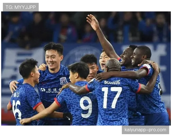 上海申花防守稳固但进攻乏力,核心矛盾制约争冠形势 上海申花防守稳固但进攻乏力,核心矛盾制约争冠形势