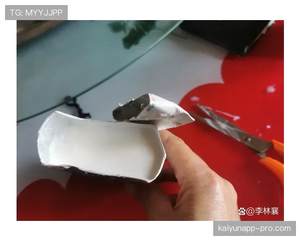 王燊超家里冰箱贴全是训练计划,连牛奶保质期都按秒算 王燊超家里冰箱贴全是训练计划,连牛奶保质期都按秒算